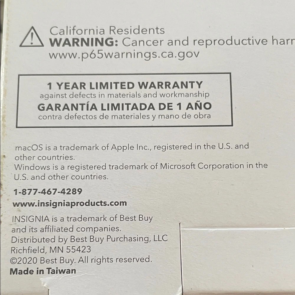 NWT Insignia USB to VGA Adapter